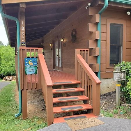 Story Brook: Beautiful True Log Cabin! Close To Dollywood, State Park, And More! Sevierville Eksteriør billede
