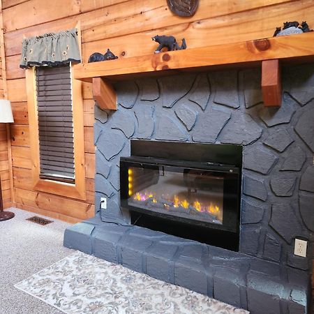 Story Brook: Beautiful True Log Cabin! Close To Dollywood, State Park, And More! Sevierville Eksteriør billede