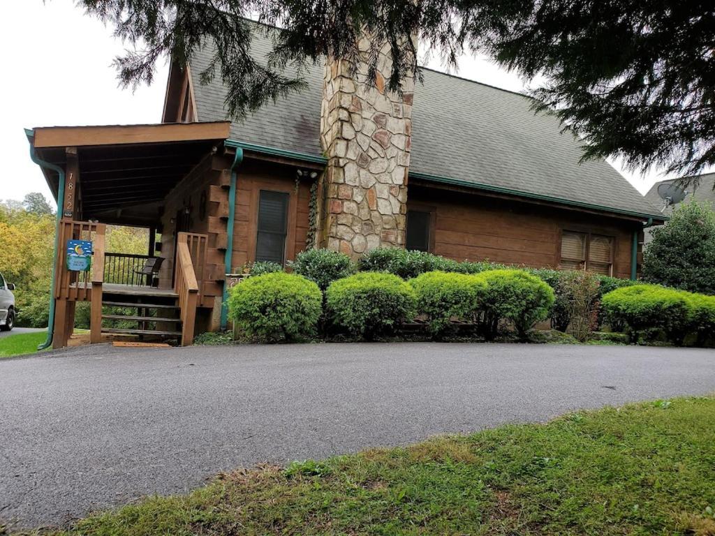 Story Brook: Beautiful True Log Cabin! Close To Dollywood, State Park, And More! Sevierville Eksteriør billede