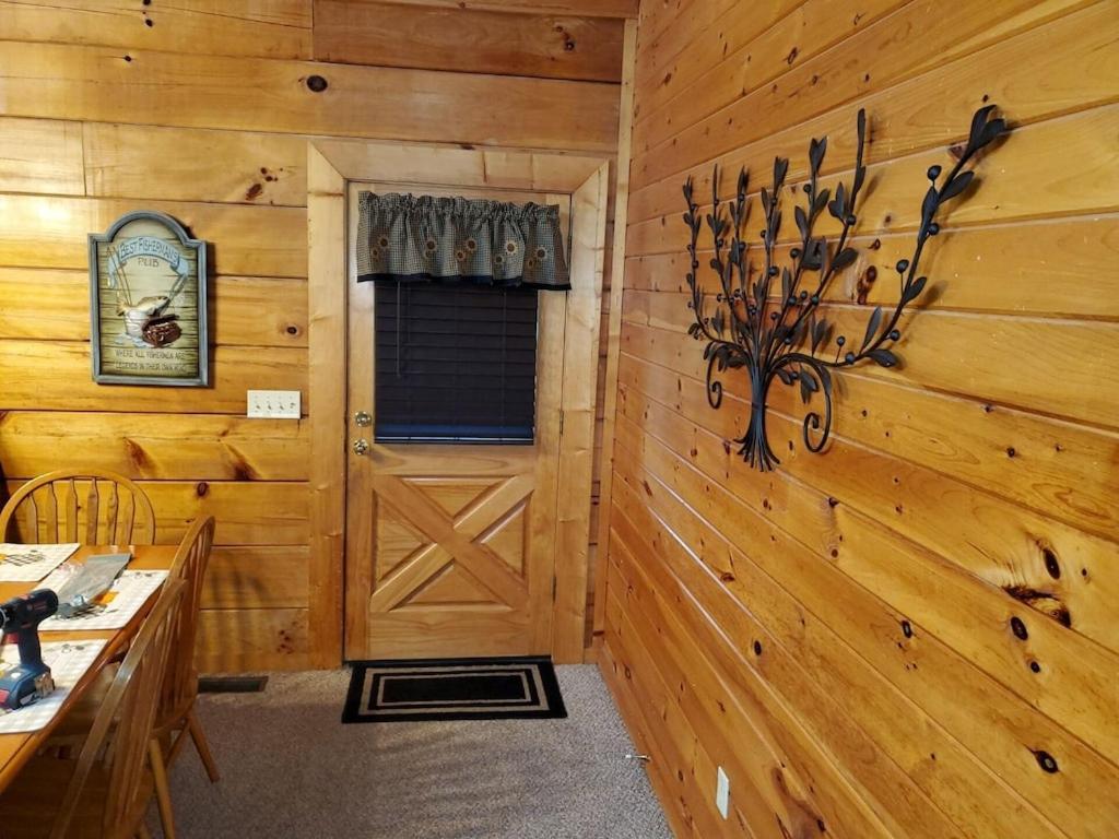 Story Brook: Beautiful True Log Cabin! Close To Dollywood, State Park, And More! Sevierville Eksteriør billede