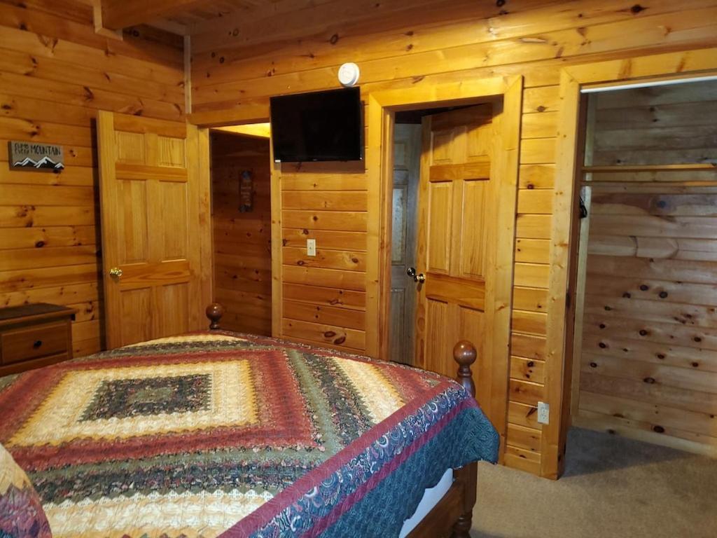 Story Brook: Beautiful True Log Cabin! Close To Dollywood, State Park, And More! Sevierville Eksteriør billede